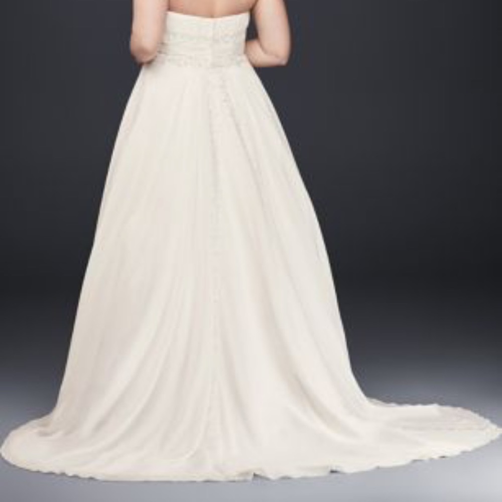 Size 14 brand new with tag wedding dress
